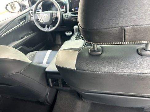 Used 2026 Toyota Camry SE w/ Convenience Package FWD image 18