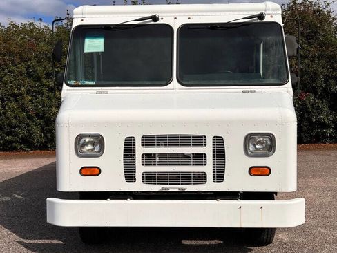 Used 2014 Ford E-350 and Econoline 350 Super Duty w/ A/C Prep Package image 11