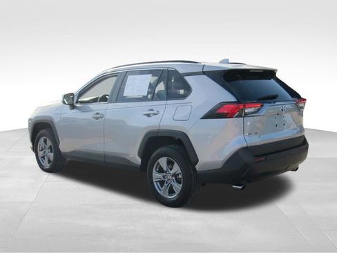Used 2022 Toyota RAV4 XLE w/ Convenience Package AWD/4WD image 8