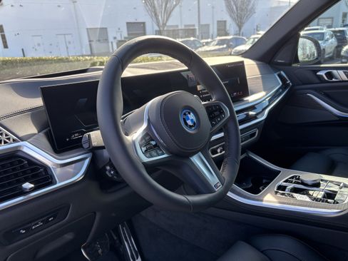 Used 2026 BMW X5 xDrive50e w/ M Sport Package image 16