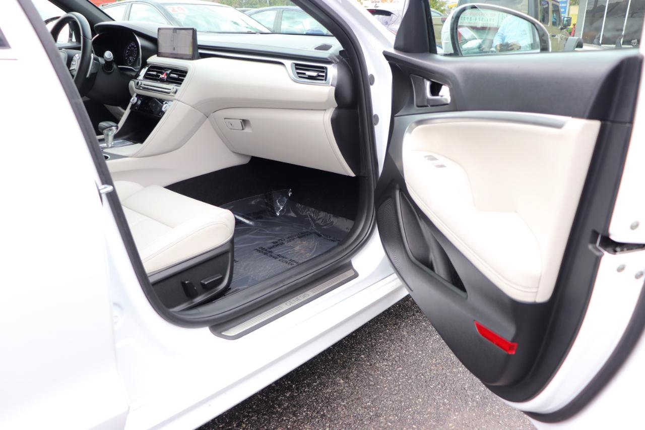 Used 2025 Genesis G70 2.5T AWD/4WD image 15
