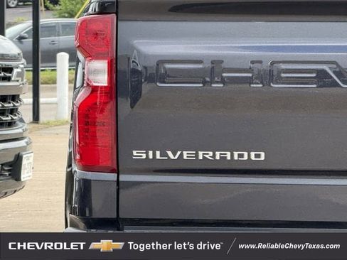 Used 2023 Chevrolet Silverado 1500 LT AWD/4WD image 9