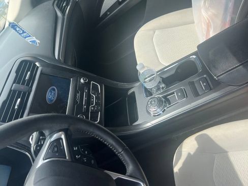 Used 2019 Ford Fusion SE w/ Equipment Group 151A FWD image 10