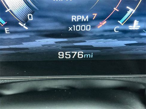 Used 2024 Chevrolet Traverse RS image 15