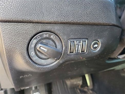 Used 2023 Dodge Charger SXT image 28