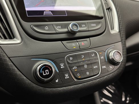 Used 2025 Chevrolet Malibu LT image 12