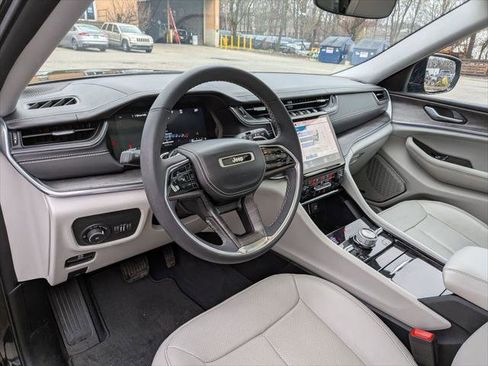 Certified 2023 Jeep Grand Cherokee L Overland AWD/4WD image 16