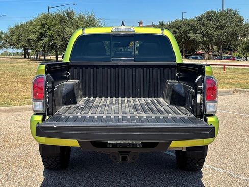 Used 2023 Toyota Tacoma TRD Off-Road w/ TRD Premium Off Road Package AWD/4WD image 7