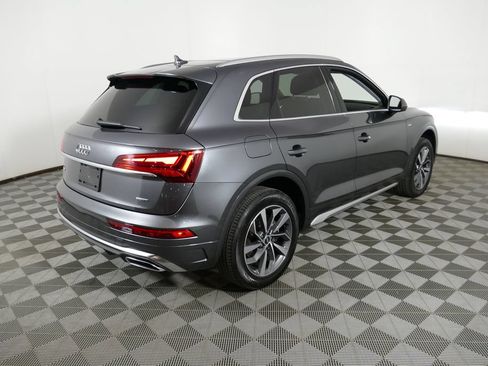 Used 2023 Audi Q5 2.0T Premium Plus w/ Premium Plus Package AWD/4WD image 3
