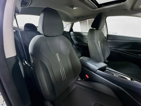 Certified 2022 Hyundai Elantra SEL w/ Convenience + Premium Package image 27