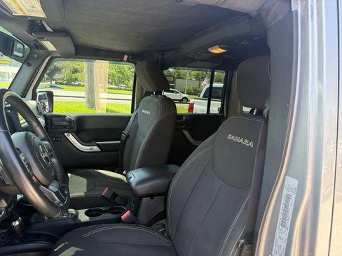 Used 2016 Jeep Wrangler Unlimited Sahara AWD/4WD image 15