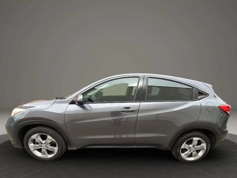 Used 2017 Honda HR-V LX image 8
