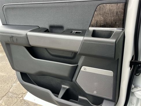 Used 2024 Ford F250 Lariat w/ Sport Appearance Package image 18