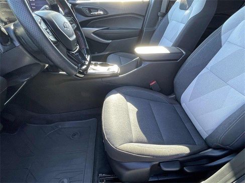 Certified 2024 Chevrolet Trax RS w/ Driver Confidence Package image 22
