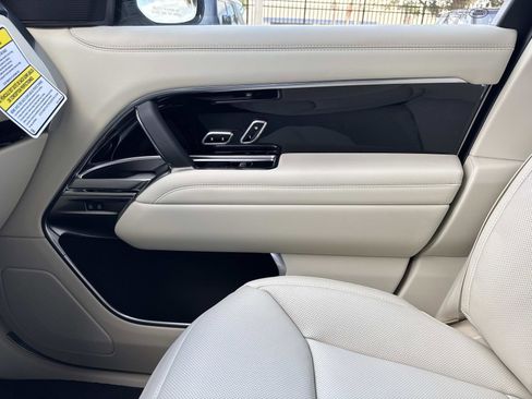 New 2026 Land Rover Range Rover Long Wheelbase SE image 24