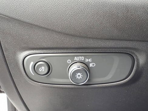 Used 2023 Chevrolet Equinox RS AWD/4WD image 11