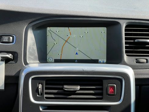 Used 2016 Volvo V60 T5 Premier w/ Convenience Package FWD image 25