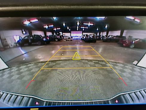 Used 2022 Chevrolet Colorado LT w/ Fleet Safety Package RWD image 17