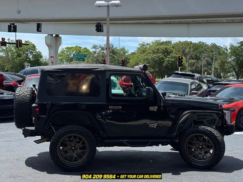 Used 2019 Jeep Wrangler Sport AWD/4WD image 9