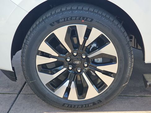 New 2026 Ford Expedition Platinum w/ Driver's Package image 38