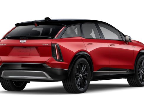 New 2025 Cadillac Optiq Sport 2 w/ LPO, Floor Liner Package AWD/4WD image 29