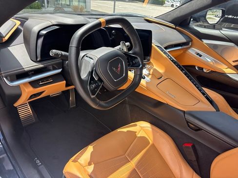 Used 2021 Chevrolet Corvette Stingray Premium Conv w/ Z51 Performance Package RWD image 7