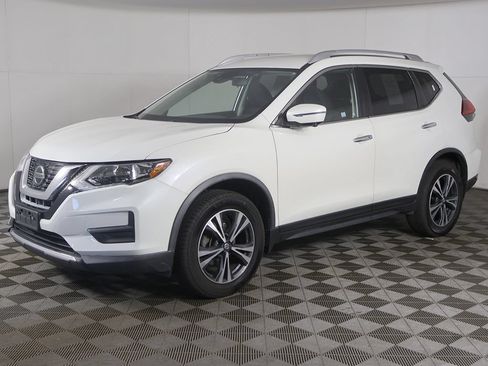 Used 2019 Nissan Rogue SV w/ Premium Package AWD/4WD image 8