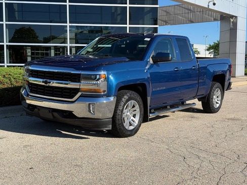 Used 2017 Chevrolet Silverado 1500 LT w/ All Star Edition AWD/4WD image 7