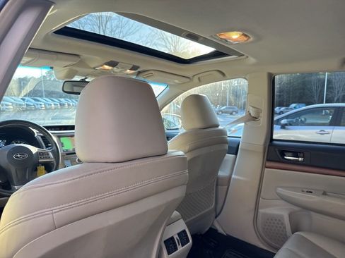 Used 2014 Subaru Outback 2.5i Limited image 9