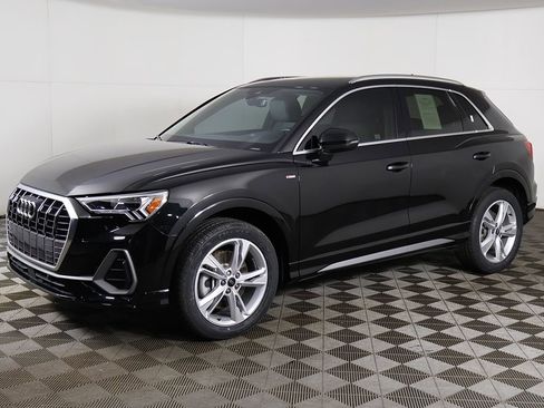 Used 2023 Audi Q3 2.0T Premium Plus w/ Premium Plus Package AWD/4WD image 8