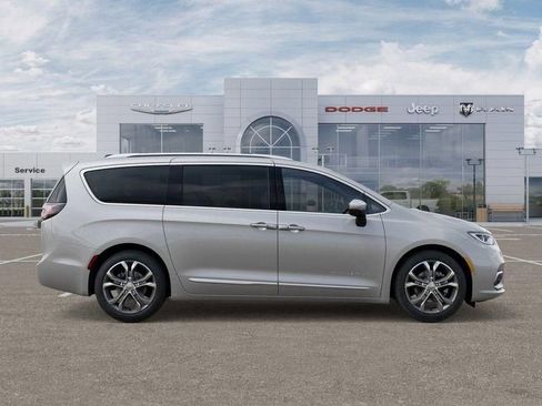 New 2026 Chrysler Pacifica Pinnacle image 21