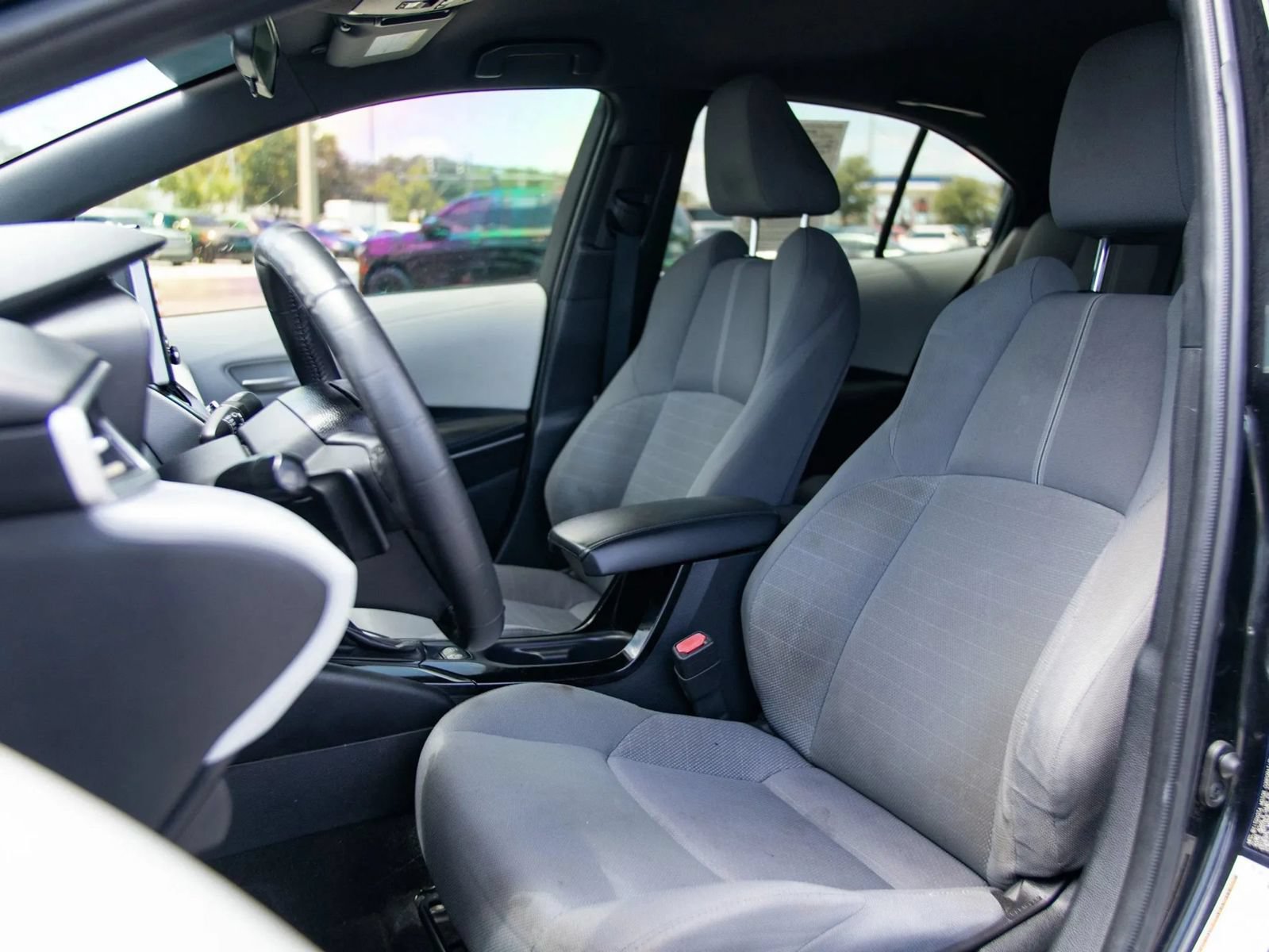 Used 2021 Toyota Corolla SE FWD image 14