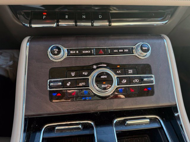 Used 2023 Lincoln Aviator Reserve w/ Equipment Group 201A AWD/4WD image 21