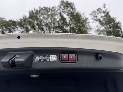 Certified 2025 Mercedes-Benz C 300 Sedan image 24