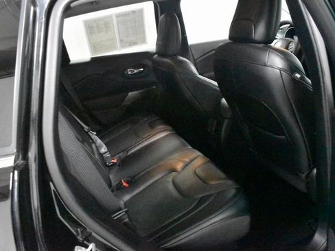 Used 2022 Jeep Cherokee Latitude Lux image 17