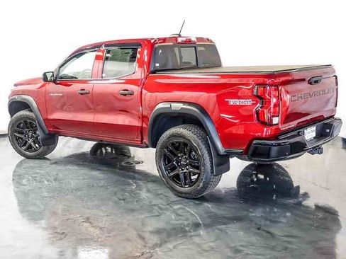 Certified 2024 Chevrolet Colorado Trail Boss w/ Technology Package AWD/4WD image 9