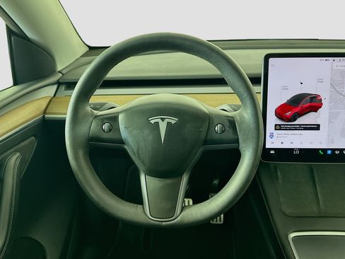 Used 2023 Tesla Model Y Performance AWD/4WD image 17