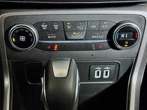 Used 2022 Ford EcoSport SE w/ SE Convenience Package image 18