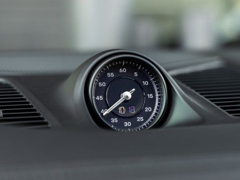 Certified 2025 Porsche Cayenne S image 35