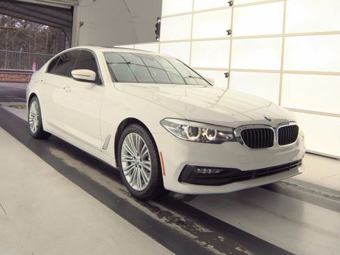 Used 2018 BMW 530i w/ Premium Package image 4