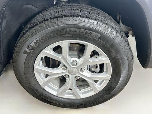 Used 2023 Jeep Grand Cherokee Limited RWD image 11