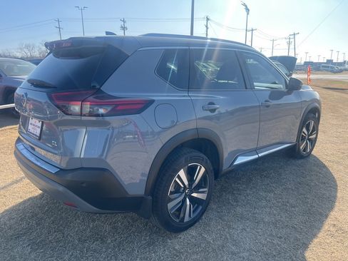 Used 2021 Nissan Rogue SL image 3