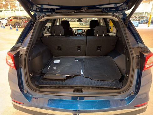 Used 2019 Chevrolet Equinox LT w/ Driver Convenience Package image 11