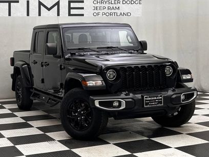 Used 2023 Jeep Gladiator Sport