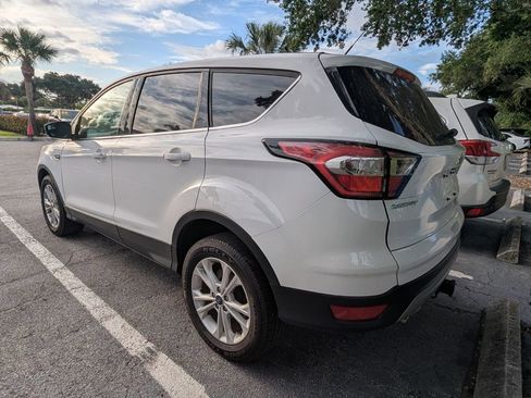 Used 2017 Ford Escape SE AWD/4WD image 5