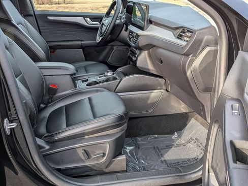 Used 2025 Ford Escape Platinum AWD/4WD image 26