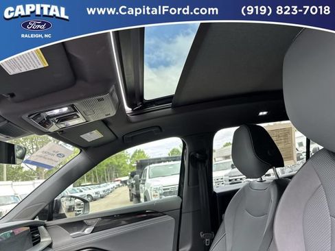 Used 2026 Volkswagen Tiguan SE R-Line AWD/4WD image 22
