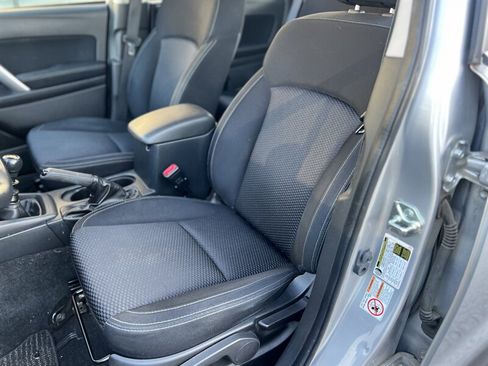 Used 2015 Subaru Forester 2.5i AWD/4WD image 13