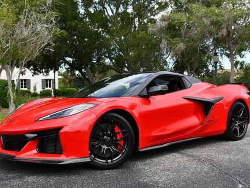 Used 2023 Chevrolet Corvette Z06 w/ Stealth Interior Trim Package RWD image 24