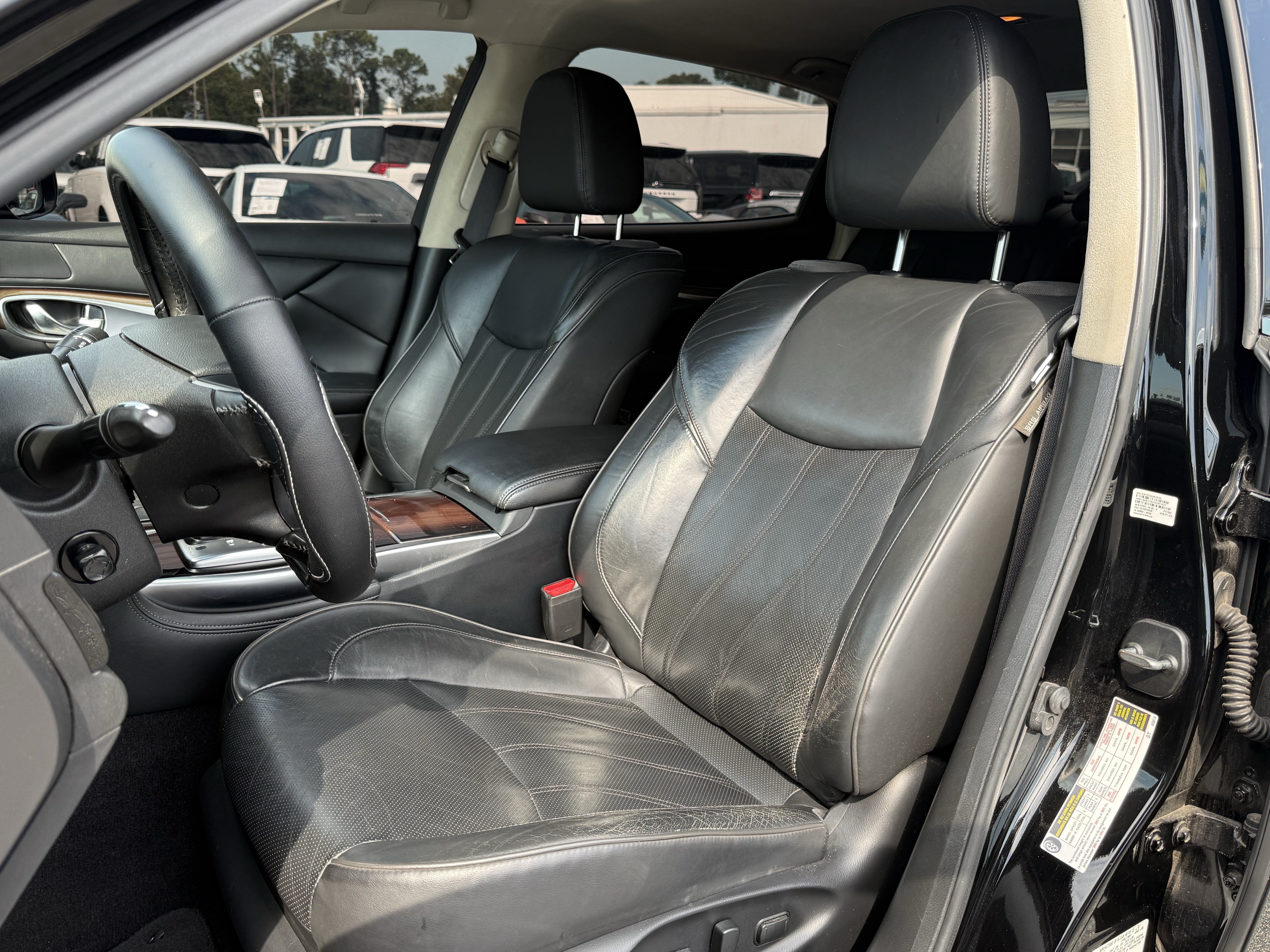 Used 2018 INFINITI Q70 L 3.7 w/ Sensory Package RWD image 7